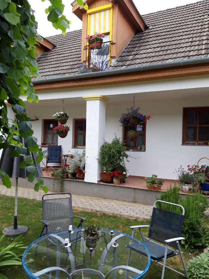 Rudolf'S Fogado Otel Zsira Dış mekan fotoğraf